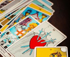 Quais perguntas fazer em uma consulta de Tarot?